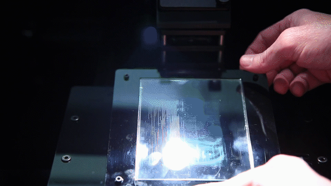 buzz-hologram-on-the-printer-animated